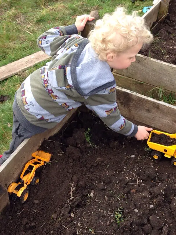 toy digger dumper