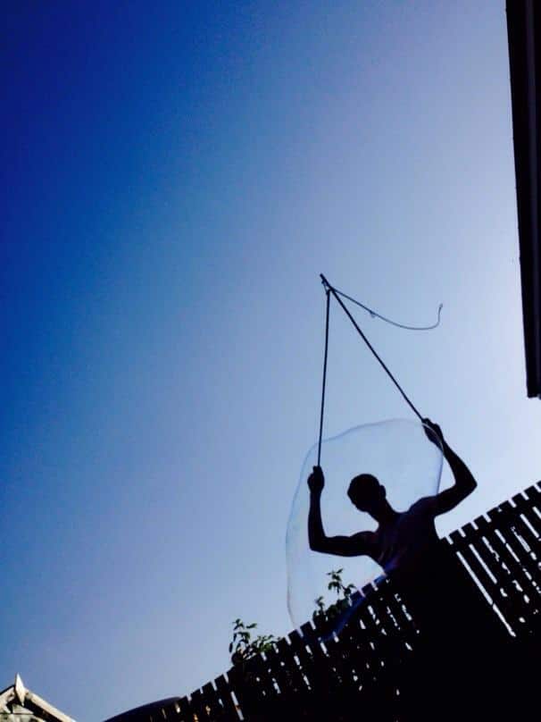 DIY giant bubble mix wands