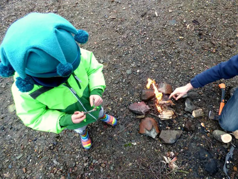 campfire-with-kids - Monkey and Mouse