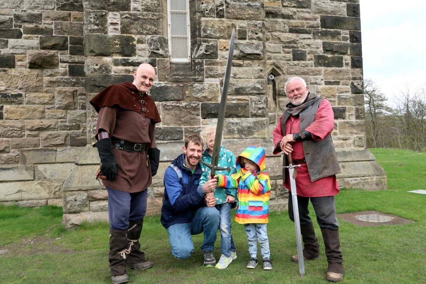 wallace monument sword holding