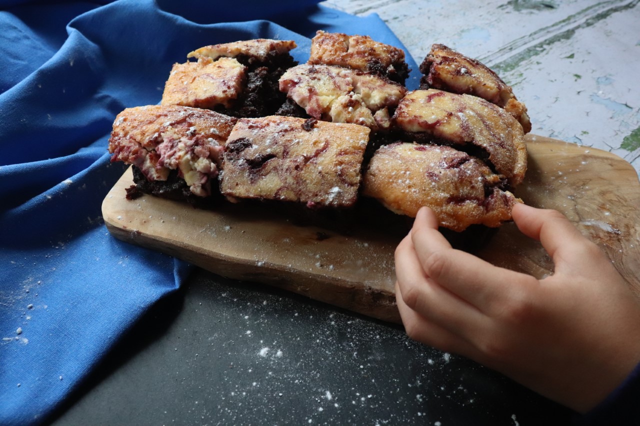 blackberry cheesecake brownies