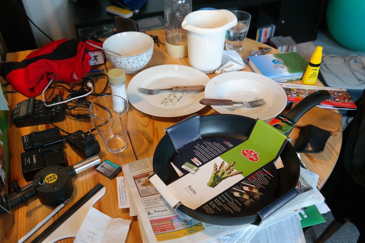 clutter and messy items