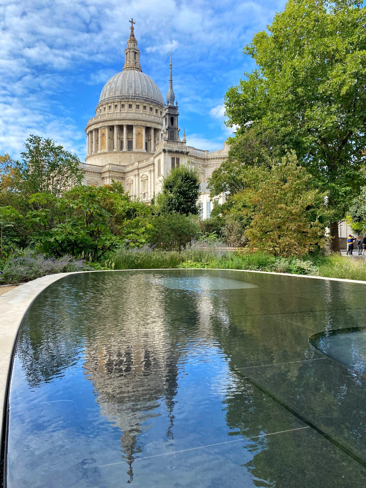 St. Paul’s cathedral mirror pool
