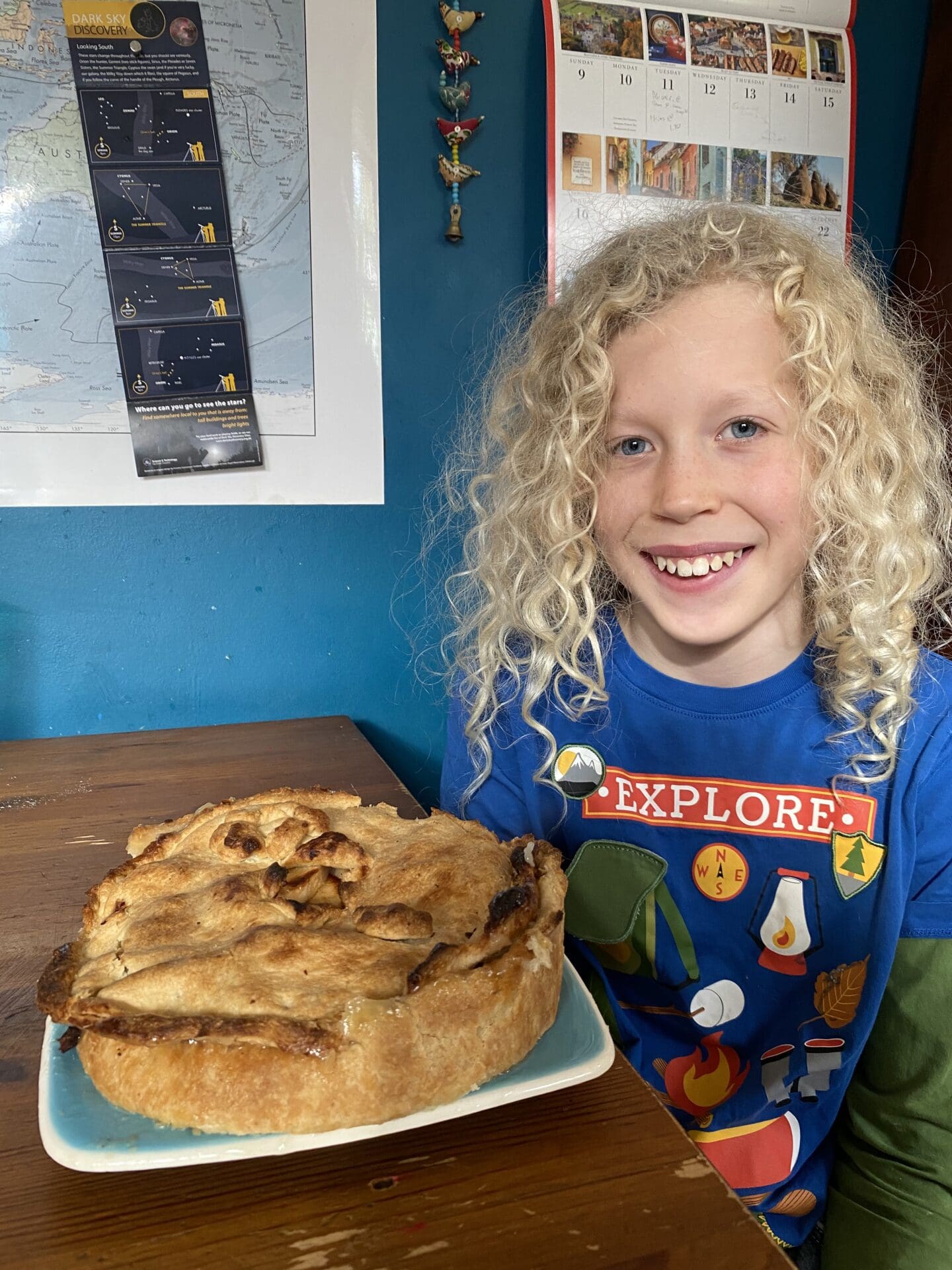 child with apple pie homemade