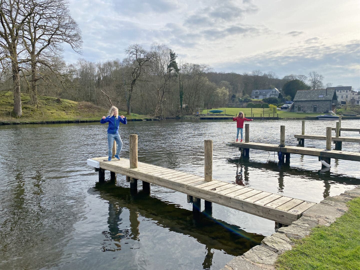 Children on the piers beside the Swan Hotel
