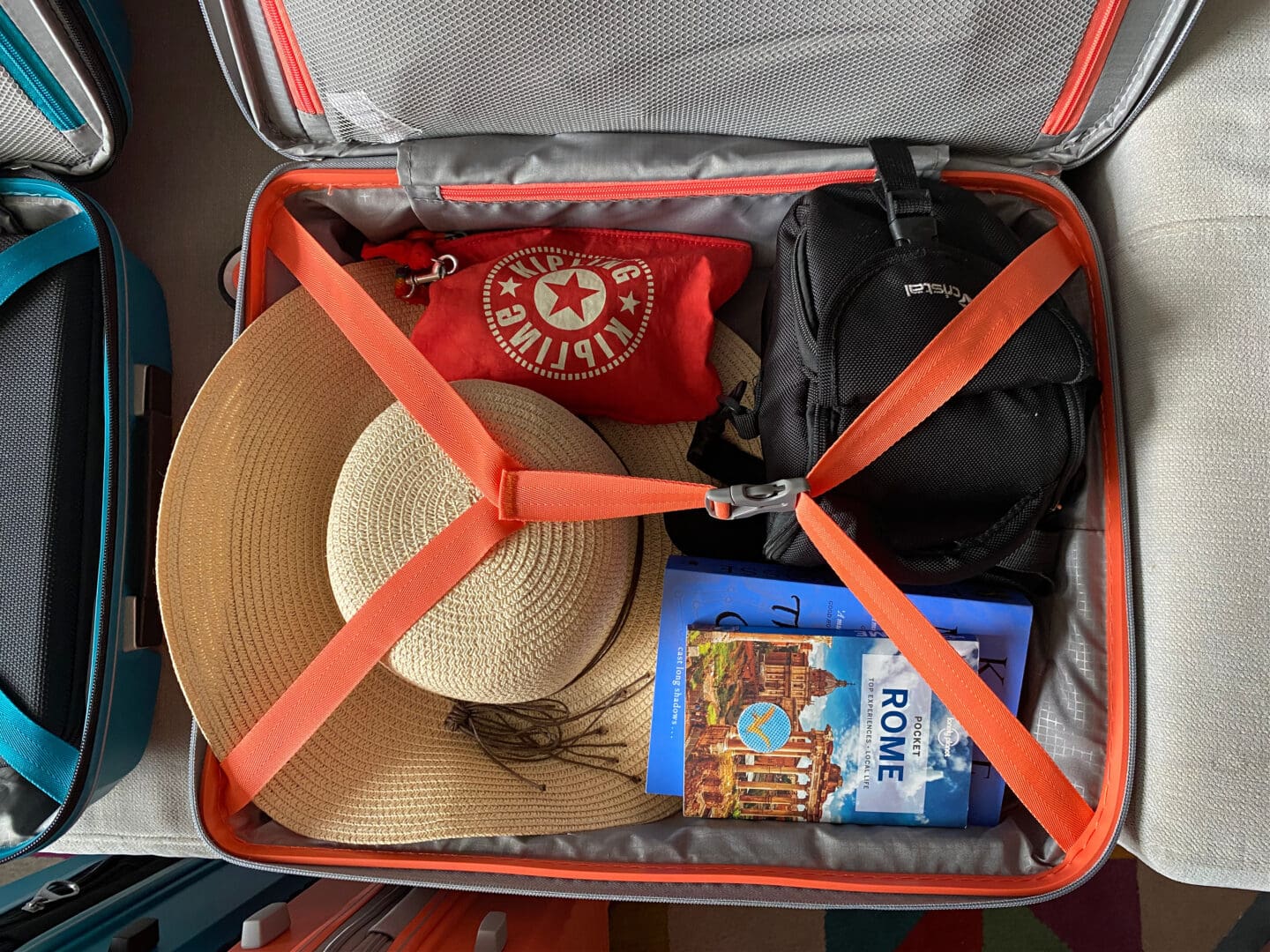 Cabin baggage for a cruise