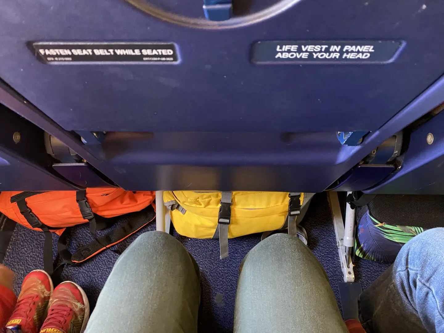Underseat bags, hand luggage Ryanair 