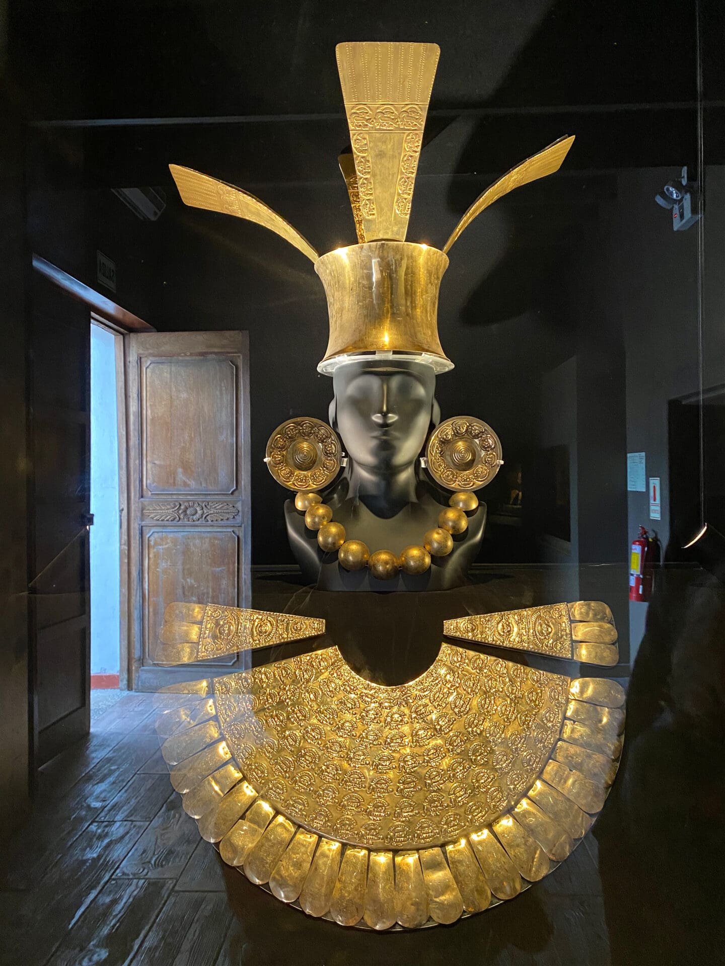 Gold items in Lima Larco museo
