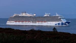 Cruise ship